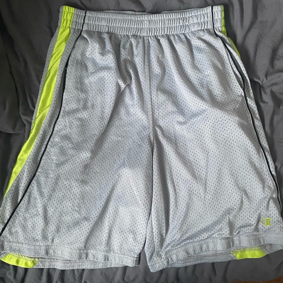 Sport shorts - Picture 2 of 3